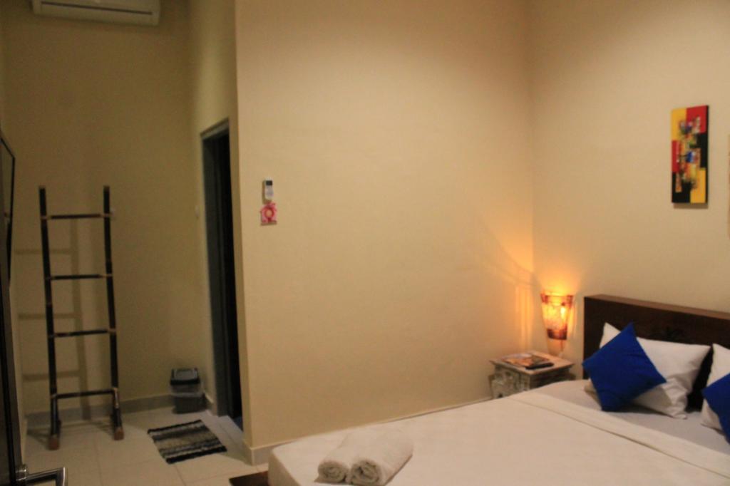Chillin Kuta Homestay Esterno foto